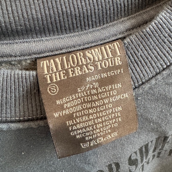 NWT, Taylor Swift official Crewneck Sweatshirt, Adult Small - Picture 6 of 6